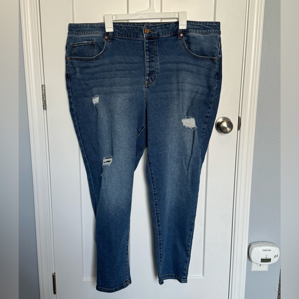 Women’s Plus Mid-Rise Maurice’s 24W distressed Jeans